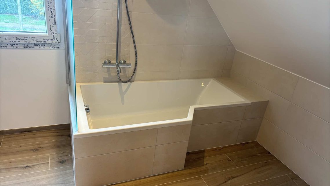 Finalisation tablier de baignoire