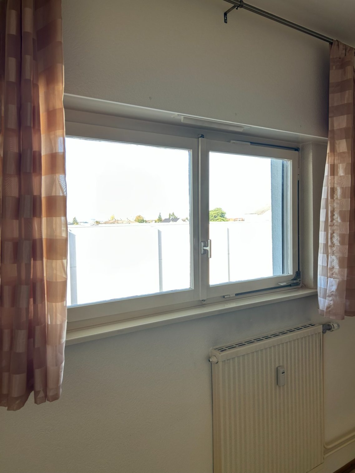 Avant - Remplacement fenêtre de la chambre